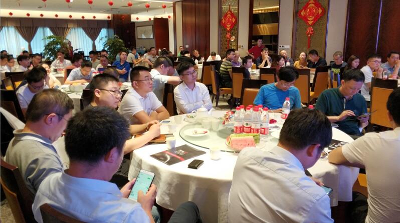 现场观众对利来质量智能解决方案的热情